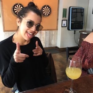 Meet your Posher, Olivia